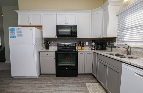 Carolina Dunes House | Sea Breezes - Fun is just around the corner with this wonderful OBX home!