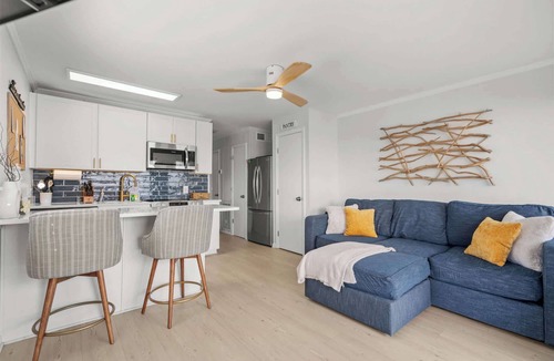 Ash Condo | Sea Cabin 118 - Oceanfront, End-Unit!