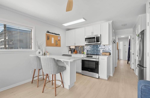 Ash Condo | Sea Cabin 118 - Oceanfront, End-Unit!
