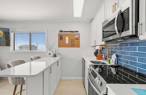 Ash Condo | Sea Cabin 118 - Oceanfront, End-Unit!