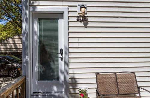Kill Devil Hills Apartment | Sea Cave, OBX gem, private studio, couple's nest!