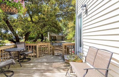 Kill Devil Hills Apartment | Sea Cave, OBX gem, private studio, couple's nest!