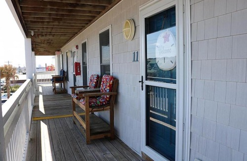 Surf City Apartment | Sea Coast Suites 11