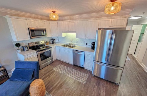 Surf City House | Sea Coast Suites 15