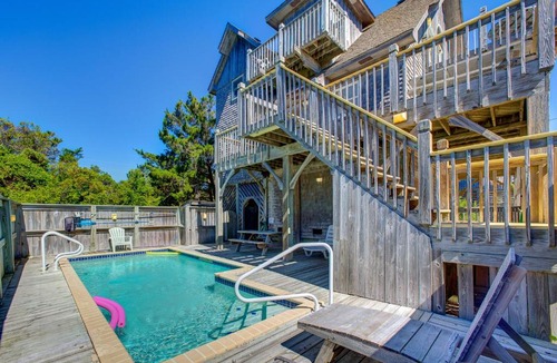 Avon House | Sea Lady 490
