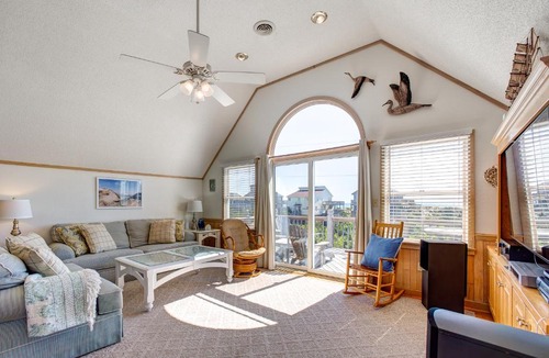 Avon House | Sea Lady 490