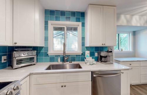 Lawton Woods House | Sea Pines Home with firepit, deck and close to Lawton Stables
