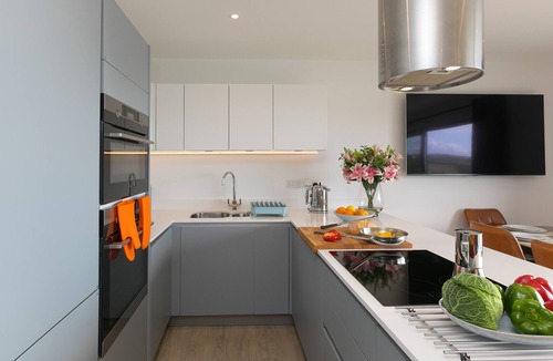 Praa Sands Cottage | SEA SANDS, pet friendly, luxury holiday cottage in Praa Sands