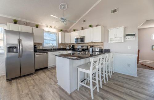 Ocean Sands House | Sea Time C7625 Oceanside Coastal Retreat, Close to the Beach and Shopping