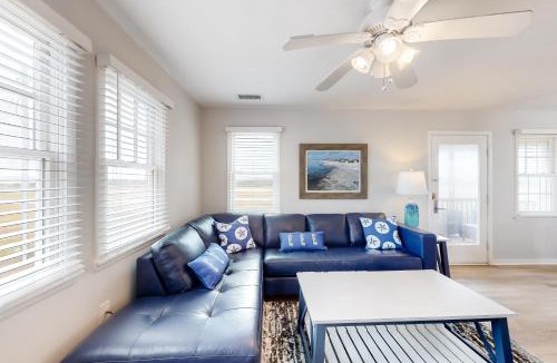 Buxton House | Seahorse #18A-CAC
