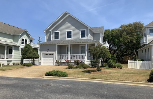 Corolla Cottage | Seaside Cottage OBX; 4 bedroom, 3 bath, private pool, hot tub, & pet friendly!