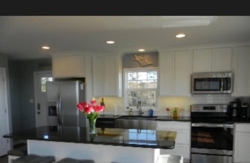 Davis House | Seaside Cottage with waterview, boat access & above ground pool!
