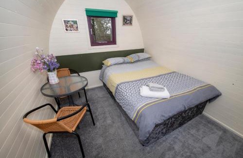 Fridaythorpe Apartment | Seaways glamping, English Oak