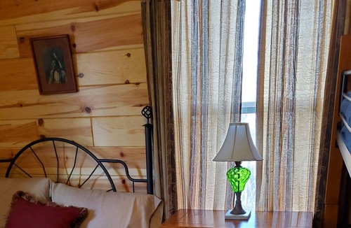 Rutherfordton Cabin | Secluded 3 story 4 br 2 bth on BroadRiver, by Ashville ,TIEC Chimney rock.