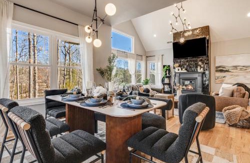 Hendersonville House | Secluded 5BR Stay,HotTub,Sauna,GameRoom,FirePit