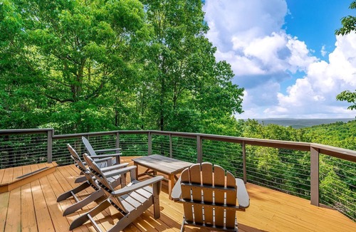 Fort Payne Cabin | Secluded Cabin with Firepit, Swing Bed & Views Retreat in Fort Payne, Alabama