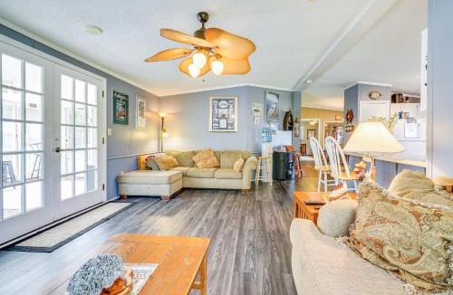 Hampstead House | Secluded Hampstead Vacation Rental with Deck!