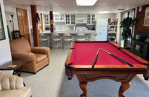 St. Stephens House | Secluded lakefront bliss with a private deck, pool table, and ping pong!