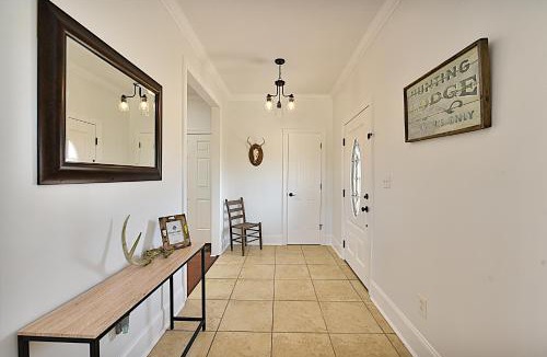 Willard House | Secluded Lodge 8acres Hot Tub, Pingpong pedalboat!