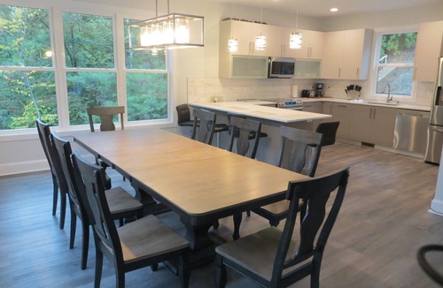 Skyland House | Secluded Luxury Mountain Retreat House .
