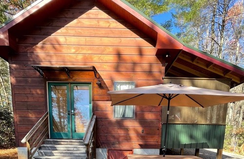 Ferguson Cabin | Secluded Misty Mountain Getaway: Serene Cabin amidst Blue Ridge Mountains
