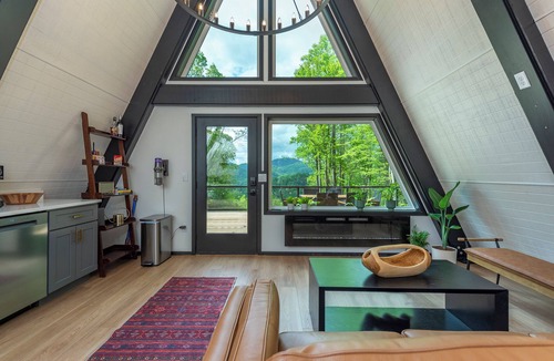 Marshall Cabin | Secluded Modern AFrame, Direct Mountain Views, Lush Forest & Creek, Checkin 12pm