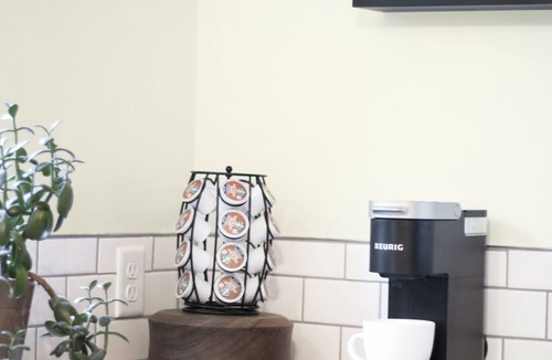 Marshall Cabin | Secluded modern cabin, short walk to town, river & brewery. <25 min to Asheville