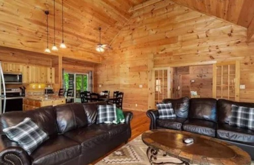 Whittier House | Secluded mountain privacy