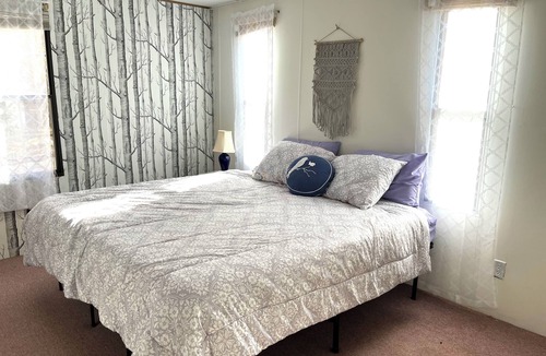 Siler City Other | Secluded Place On 22 Acres, Farmland & Nature, Near River & Lake, Wifi & Laundry