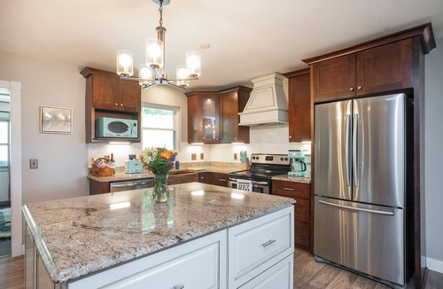 Dickerson Road House | Secluded, Spacious Retreat with Sports Field - Only 13 mins to Downtown!