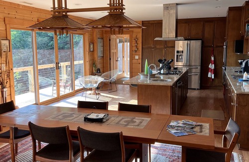 Spruce Pine House | Secluded/ Views/Trails/Cave/Blue Ridge Pkwy
