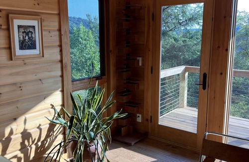 Spruce Pine House | Secluded/ Views/Trails/Cave/Blue Ridge Pkwy