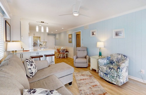 Morehead City Condo | Second-Floor, Ocean View Condo with Balcony, WiFi, Washer/Dryer & Shared Pool