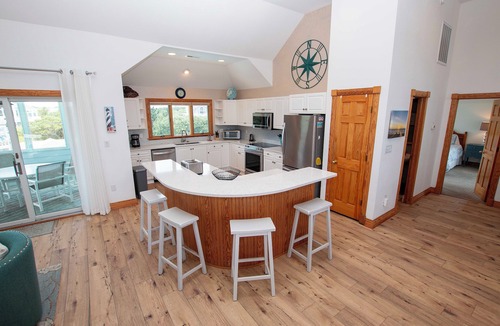 Pine Island House | Semi-Oceanfront, Close to Beach, Private Pool, Rec Room, PI13, Ocean's 13