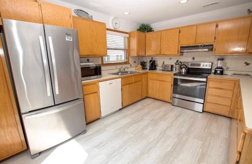 Duck House | Semi-Oceanfront, secluded Beach Cottage, Close to Beach! SA210, Farmer