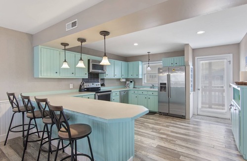 Holden Beach House | September Sales! Just 2 min walk to the beach + Canal front, family friendly