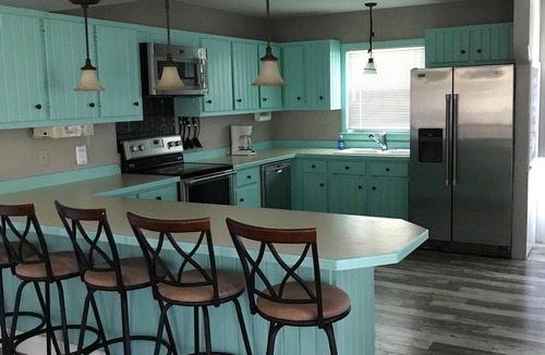 Holden Beach House | September Sales! Just 2 min walk to the beach + Canal front, family friendly