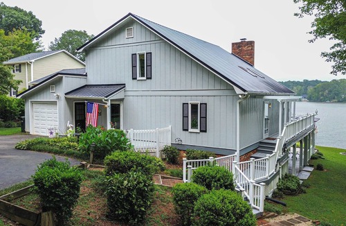 Southmont House | Serene 3-bedroom lakefront house on High Rock Lake, Lexington NC