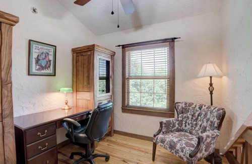 Rutherfordton Cabin | Serene 3BD Equestrian Cabin, Close to TIEC, Pet-Friendly