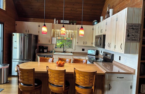 Deep Gap Cabin | Serene Cabin - Sleeps 8, 3 BR & 3 BA, Spectacular VIEWS, Family and Pet Friendly