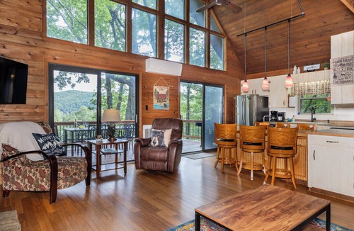 Deep Gap Cabin | Serene Cabin - Sleeps 8, 3 BR & 3 BA, Spectacular VIEWS, Family and Pet Friendly