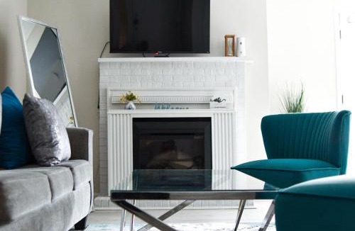 Northwest Raleigh Apartment | Serene Condo W/LED Lights In Heart Of Raleigh