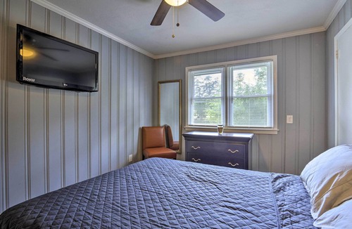 Greensboro House | Serene Home on Pond - 5 Mi to Dtwn Greensboro