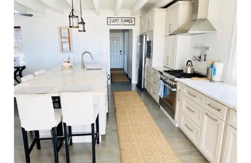 Manteo House | SERENE SOUND RETREAT OBX/Sandy Beach/Dog Friendly