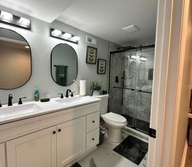Charlotte Apartment | Serenity Haven - Modern Retreat