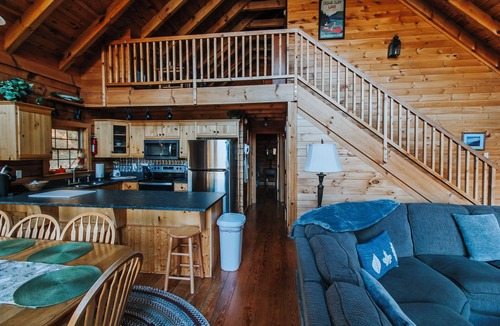 Tuckasegee Cabin | Serenity on Cedar-Lakefront Log Cabin, 10 boats, fire table and luxury hot tub
