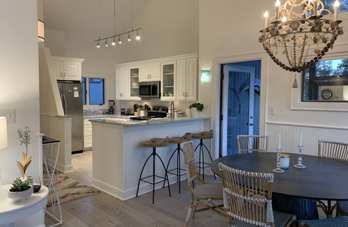 Kiawah Island Villa | Serenity Over the Lagoon- 3 BR/3 BA Villa w/Lagoon Views! 8 Min walk to Beach!
