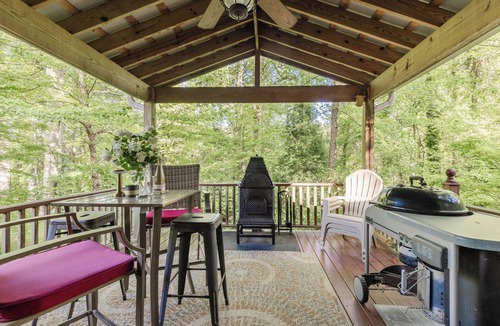 Saluda House | Serenity! Pet Friendly, GloDisc Golf, Axe Throwing