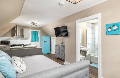High Point House | Serenity Studio, Adorable and Spacious Studio with Full Kitchen