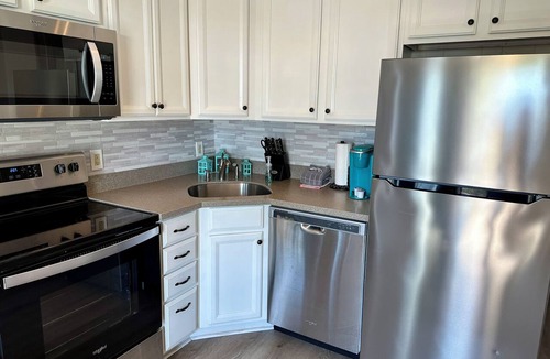 Hilton Head Island Condo | SerenityByTheSea-Couples Retreat-King,Bikes,Chairs